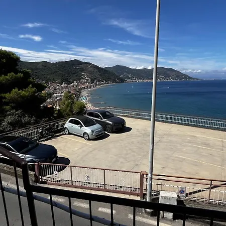 Stupenda Vista Mare A Con Posto Auto דירה