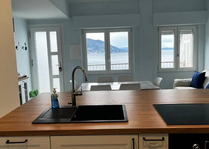 Stupenda Vista Mare A Con Posto Auto Appartement