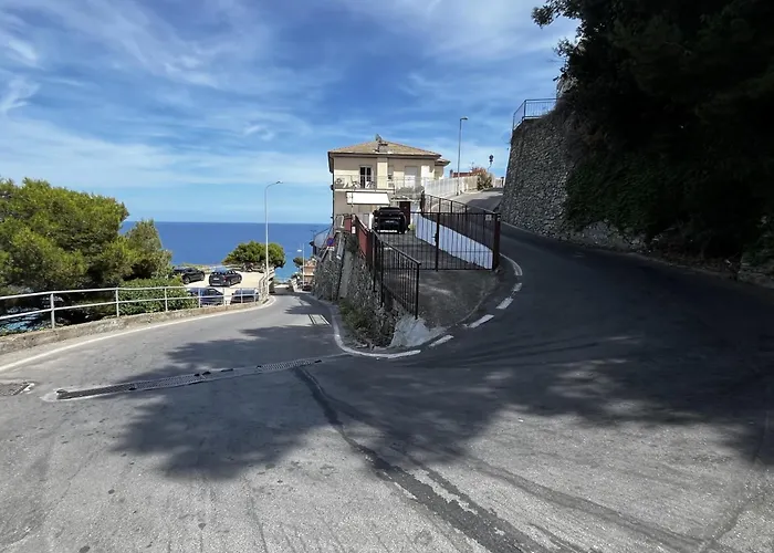 Stupenda Vista Mare A Con Posto Auto Laigueglia