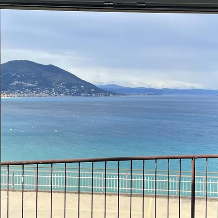 アパート Stupenda Vista Mare A Con Posto Auto ライグエーリア