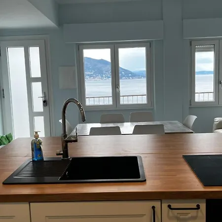 Stupenda Vista Mare A Con Posto Auto Apartamento