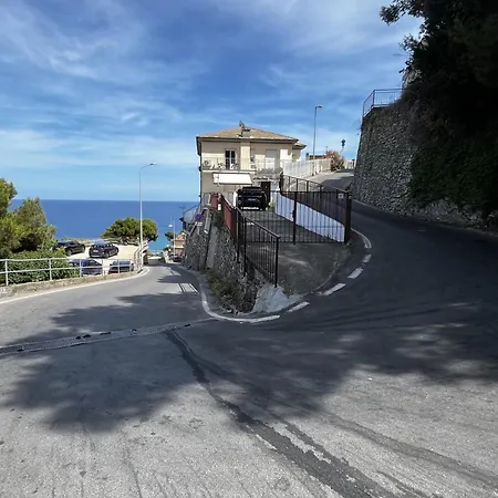 Stupenda Vista Mare A Con Posto Auto Laigueglia