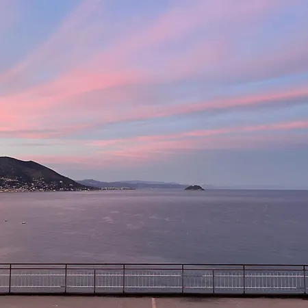 Stupenda Vista Mare A Con Posto Auto アパート
