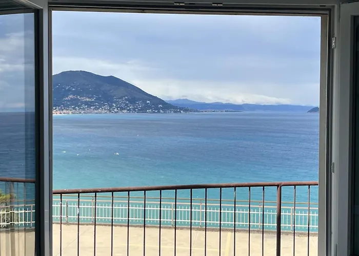 Apartment Stupenda Vista Mare A Con Posto Auto Laigueglia